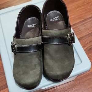 Dansko Women's Brown Loafers